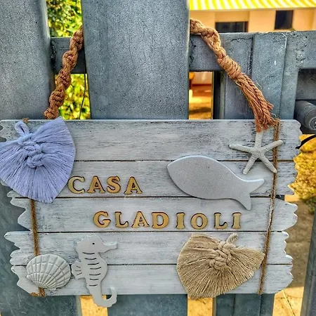 Casa Gladioli Con Ampio Giardino * Tirrenia
