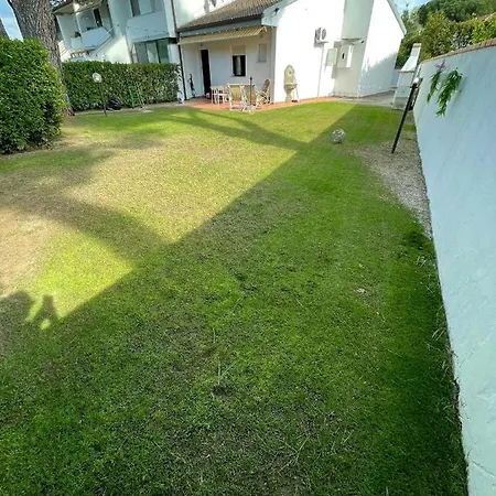 Holiday home Casa Gladioli Con Ampio Giardino